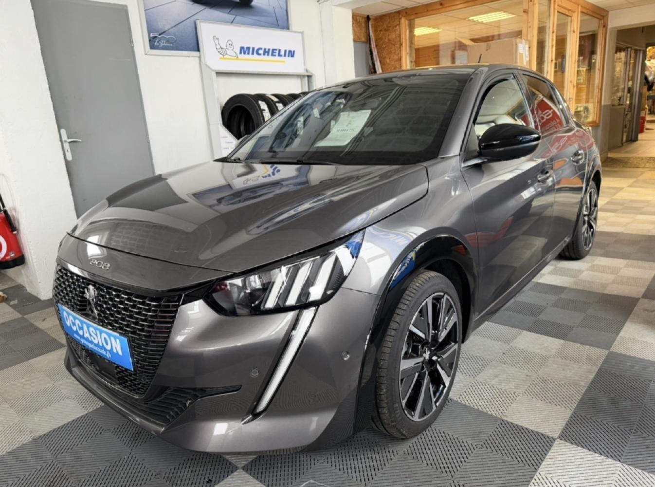 Peugeot 208 1.2L PureTech 100ch GT