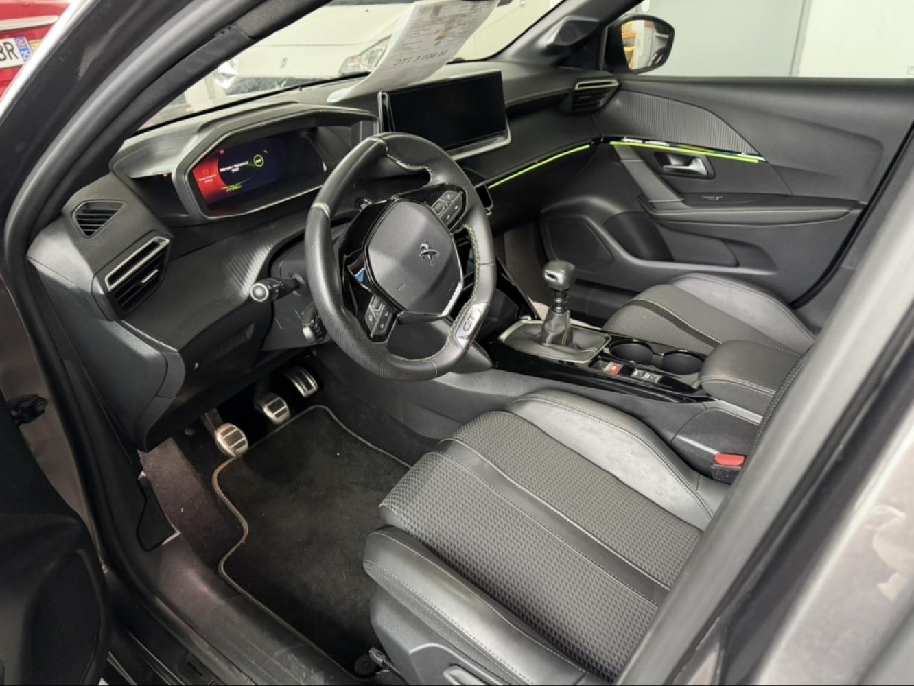 Peugeot 208 1.2L PureTech 100ch GT